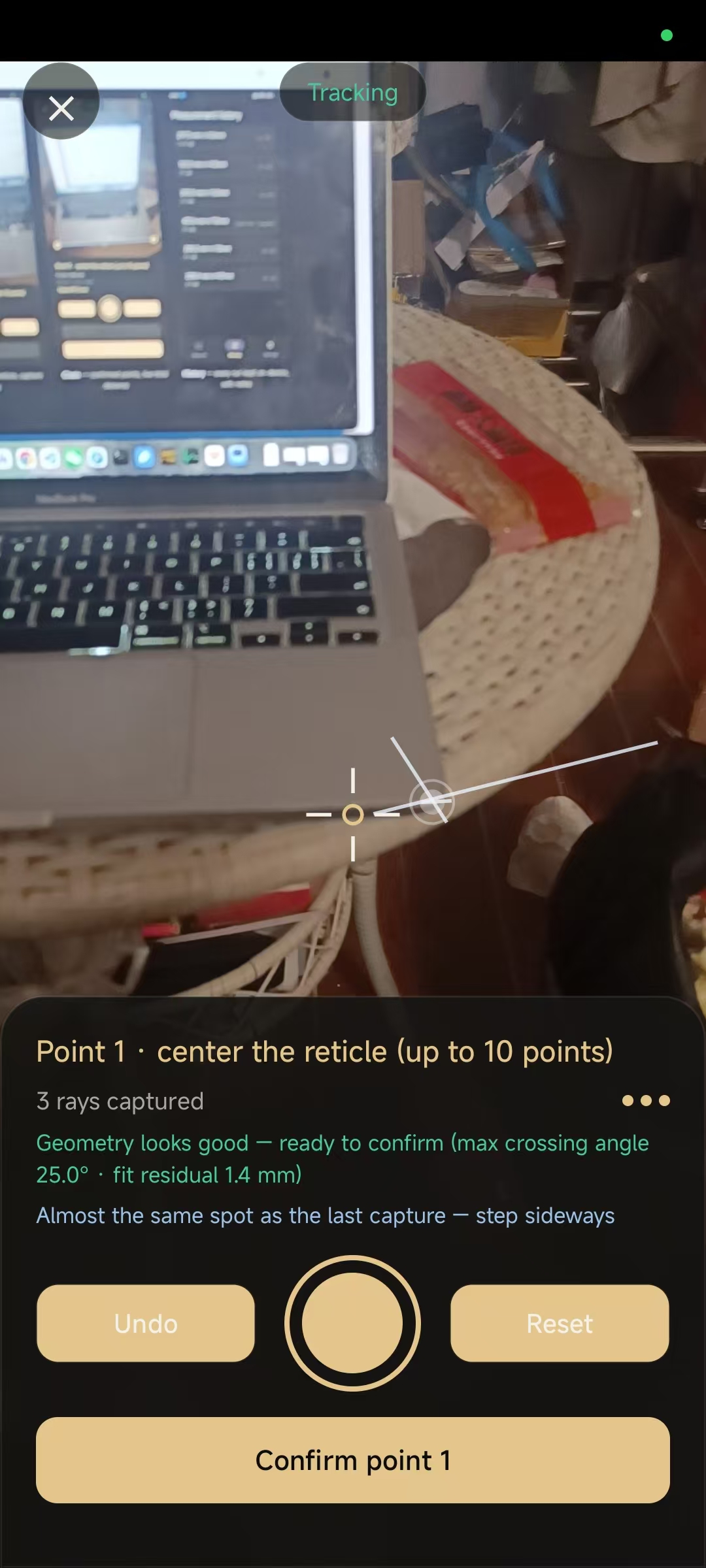 Measurement view with three rays captured for point 1: thin white helper lines show each stored sight ray converging on the solved point beside the reticle; the panel reports a 25 degree crossing angle, 1.4 mm fit residual, and warns to step sideways because the last capture was nearly the same spot